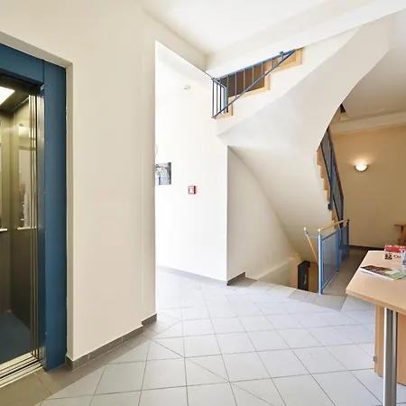 Ferienwohnung-7-villa-celia-sellin-strandnah-fuer-4-personen Apartment