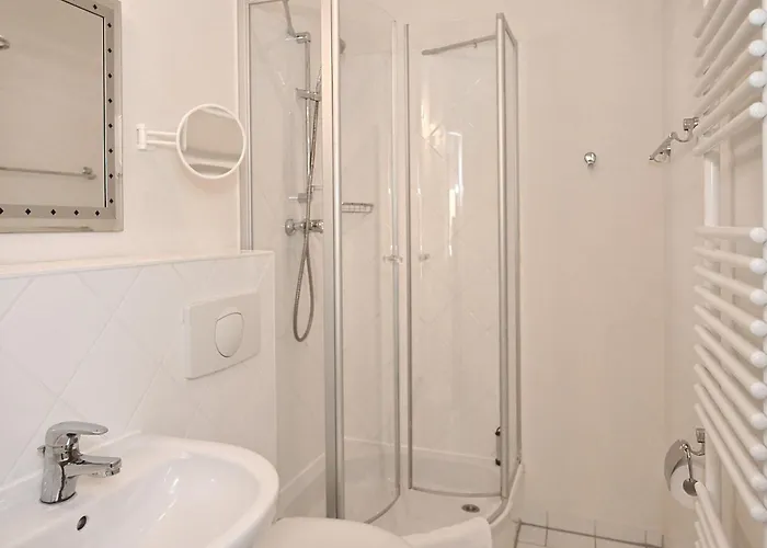 Ferienwohnung-7-villa-celia-sellin-strandnah-fuer-4-personen Appartement