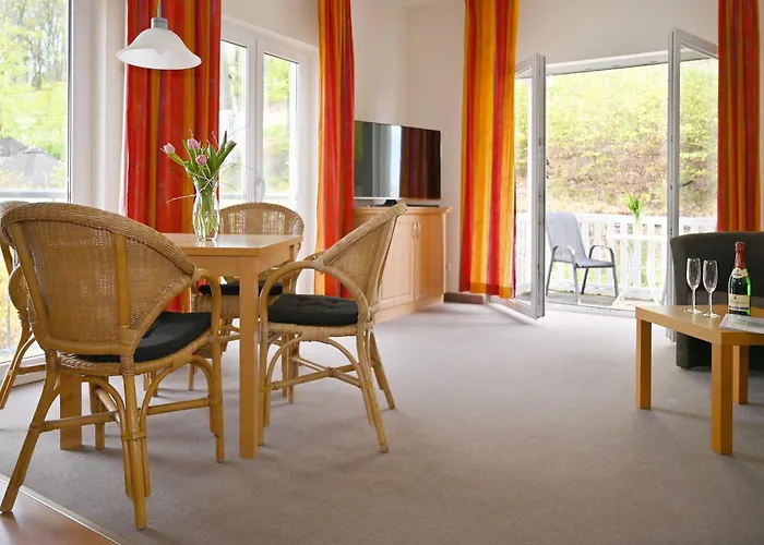 Ferienwohnung-7-villa-celia-sellin-strandnah-fuer-4-personen Appartement *